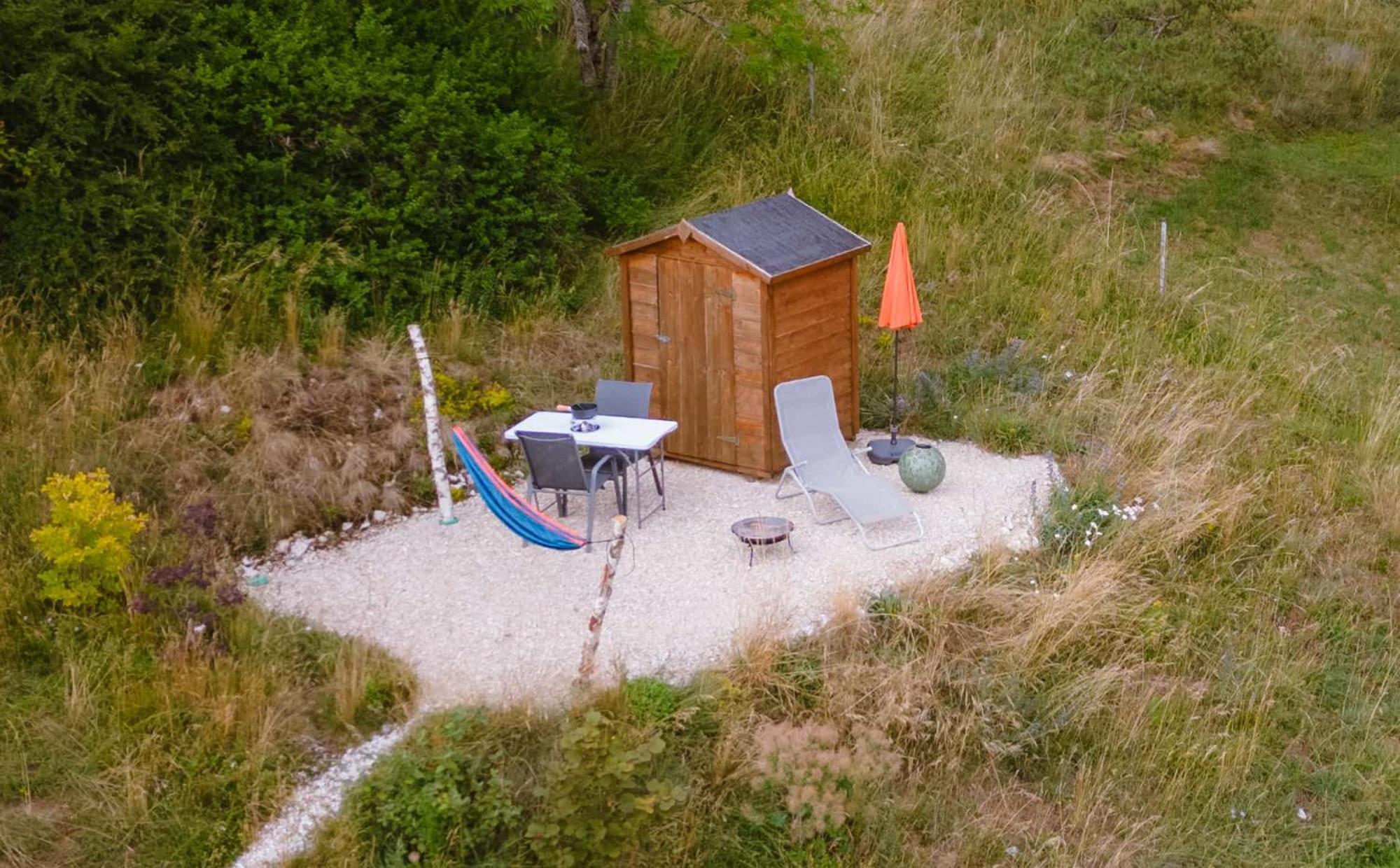 Tiny De L'Aigle Apartment Villeret Екстериор снимка